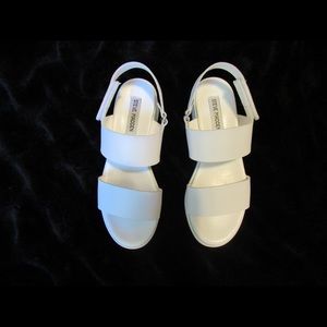 Steve Madden white platforms. Good condition! sz 7